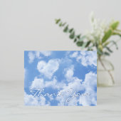 Mooie hartvormige wolk blauwe lucht trouw bruiloft folie feestdagen briefkaart (Staand Voorkant)