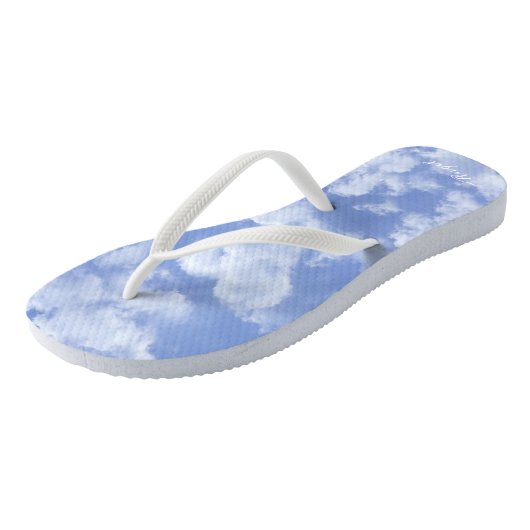 Mooie hartvormige wolk in blauwe lucht vrolijk gel teenslippers (Schuin)