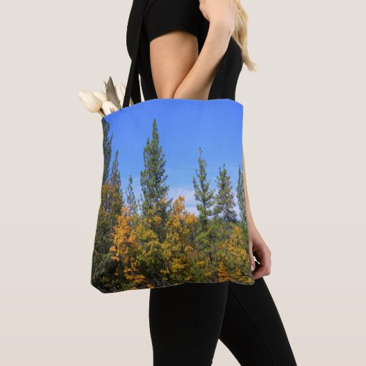 Mooie Hayfork, Californië... Tote Bag (Dichtbij)