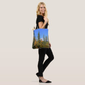 Mooie Hayfork, Californië... Tote Bag (Op model)