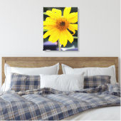 Mooie heldergele zonnebloem Close-up Canvas Afdruk (Insitu (Slaapkamer))