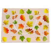 Mooie herfst-bladeren op beige groot cadeauzakje (Voorkant)