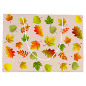 Mooie herfst-bladeren op beige groot cadeauzakje (Achterkant)