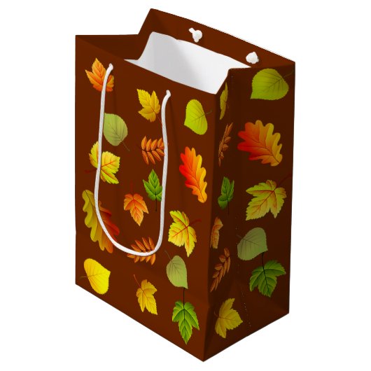 Mooie herfst-bladeren op bruin medium cadeauzakje (Voorkant Gekanteld)