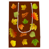 Mooie herfstbladeren op bruin medium cadeauzakje (Achterkant)
