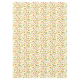 Mooie herfstbladeren op wit tafelkleed