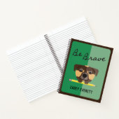Mooie Hond Moedig Met Potlood Op Groen Notitieboek (Binnen)