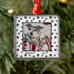 Mooie hondennaam en jaar met foto Zwarte pootafdru Metalen Ornament