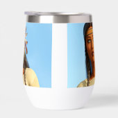 Mooie inheemse Amerikaanse vrouw inheemse outfit (Rechts)