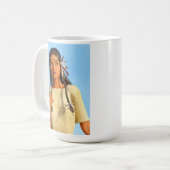 Mooie inheemse Amerikaanse vrouw inheemse outfit Koffiemok (Voorkant links)