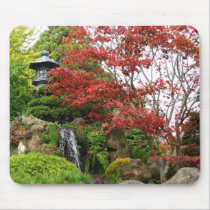 Mooie Japanse rottentuin met Pagoda Muismat