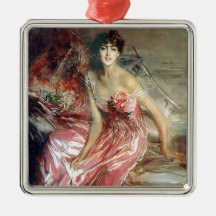 Mooie jonge vrouw in een roze jurk