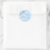 Mooie jongen Narwhal en Blauwe bubbels Ronde Sticker (Tas)