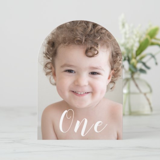 Mooie Jongens 1e Verjaardag Party Photo Arch Kaart (Staand voorkant)