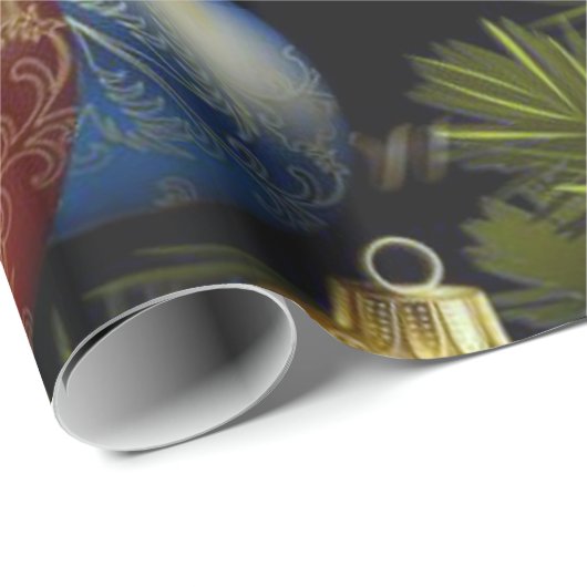 Mooie kerstballen met een fraai design cadeaupapier (Rol Hoek)