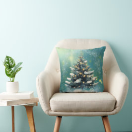 Mooie kerstboom met sneeuw en gouden lampjes kussen