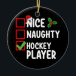 Mooie kerstkerstkerstkerstkerstkerstkerstkerstkers keramisch ornament<br><div class="desc">Leuke Ondeugende Hockey Speler Kerstlijst Santa Vakantie</div>