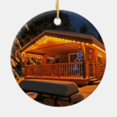 Mooie kerstlampjes op de kajuit van het log in sne keramisch ornament (Achterkant)