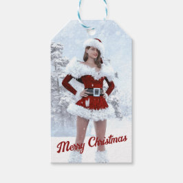 Mooie Kerstmisvrouw over Wintersneeuw Cadeaulabel