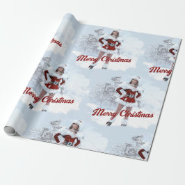 Mooie Kerstmisvrouw over Wintersneeuw Cadeaupapier