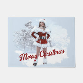 Mooie Kerstmisvrouw over Wintersneeuw Deurmat