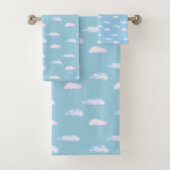 Mooie kleedwolken op lichtblauw bad handdoek (Insitu)