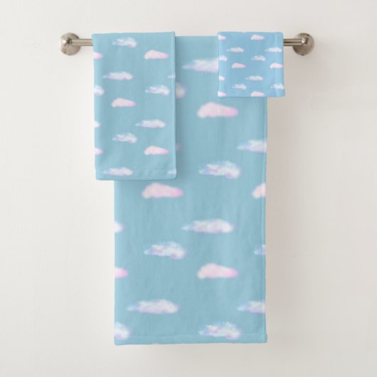 Mooie kleedwolken op lichtblauw bad handdoek (Insitu)