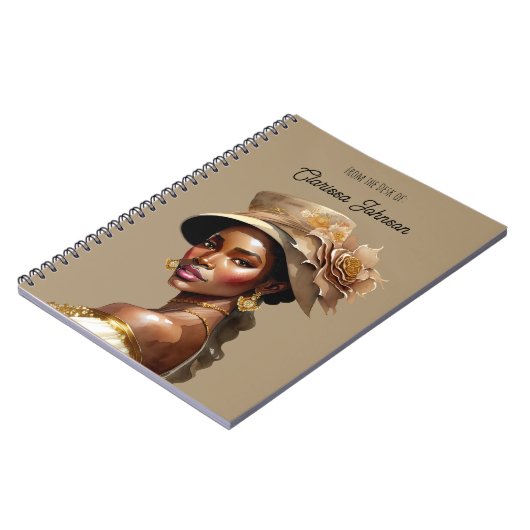 Mooie kleurenvrouw in  Pet Notitieboek (Linkerzijde)