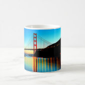 Mooie, kleurrijke zon op Golden Gate Bridge Koffiemok (Center)