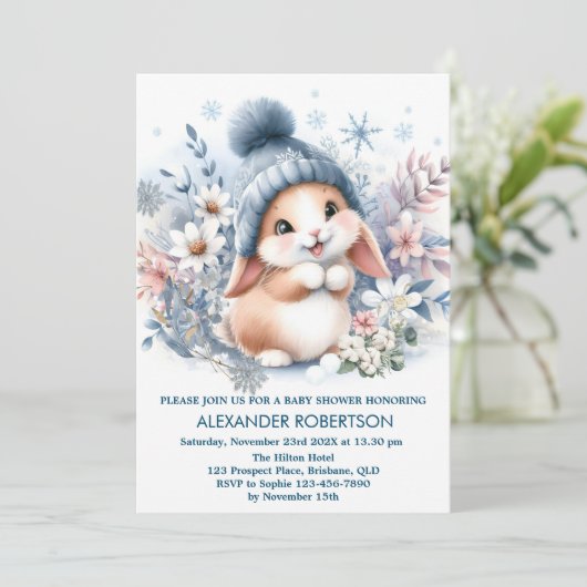 Mooie konijnenjongen winter bos thema waterverf  kaart (Staand voorkant)