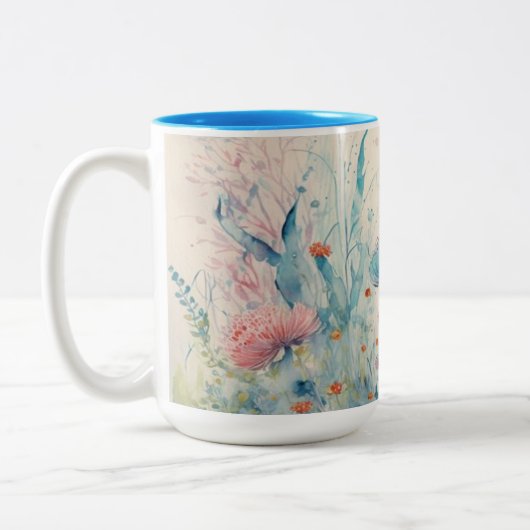 Mooie kop van een drankje in vlinderkleur (Links)