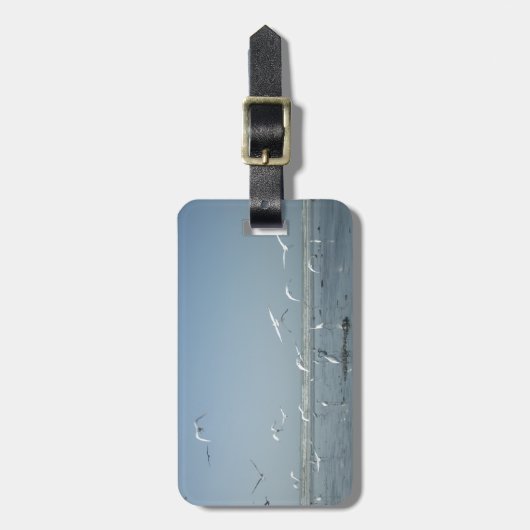 Mooie kranen vliegen over het ballet van Water Nat Bagagelabel (Voorkant verticaal)