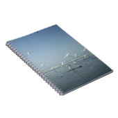 Mooie kranen vliegen over het ballet van Water Nat Notitieboek (Rechterzijde)