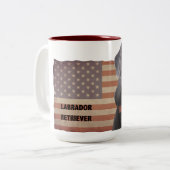 Mooie Labrador Retriever Amerikaanse vlag Tweekleurige Koffiemok (Voorkant links)