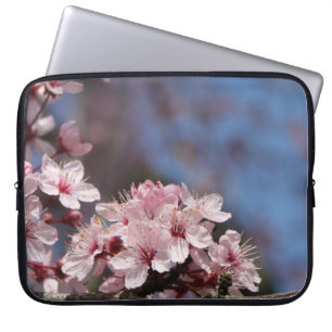 mooie lente roze kersenbloesem boom. laptop sleeve