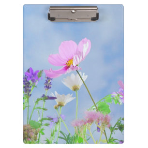 Mooie lente wilde bloemen klembord