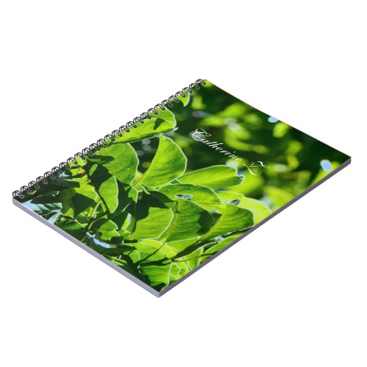 Mooie lente, zomergroene bladeren. Naam toevoegen Notitieboek (Linkerzijde)