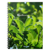 Mooie lente, zomergroene bladeren. Naam toevoegen Notitieboek (Voorkant)