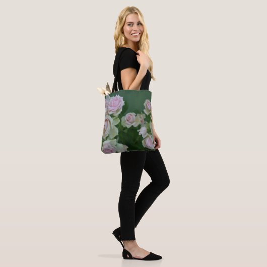 Mooie lichte roze rozen tote bag (Op model)