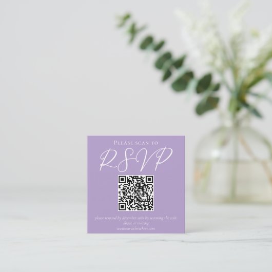 Mooie Lila Paarse witte bruiloft QR-code RSVP Informatiekaartje (Staand voorkant)