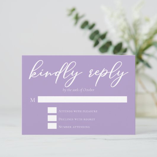 Mooie Lila Paarse witte script bruiloft RSVP Kaartje (Staand voorkant)