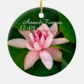 Mooie Lotus Bloem Foto Opslaan van de Datum Keramisch Ornament (Achterkant)