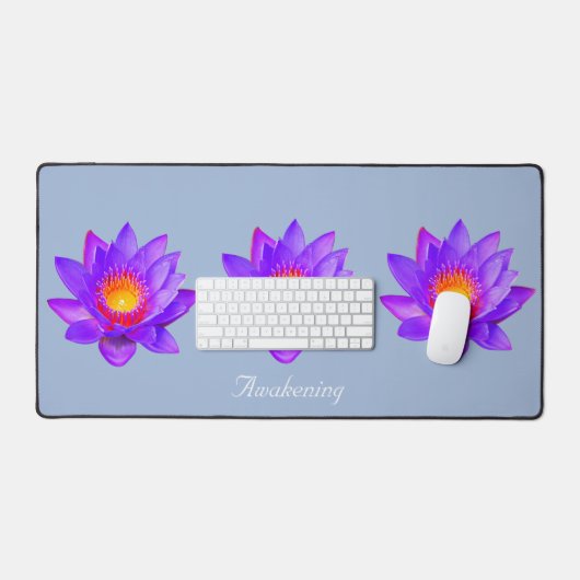 Mooie Lotus Bloemen op Lichtblauw Bureaumat (Keyboard & Muis)