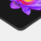 Mooie Lotus Bloemen op Zwart Bureaumat (Hoek)