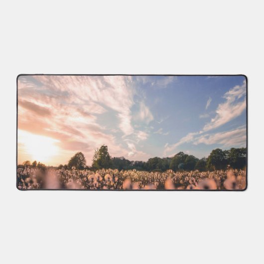 Mooie lucht boven de vlakte bureaumat (Voorkant)