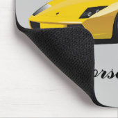 Mooie luxe-sportauto met muis muismat (Hoek)