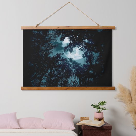 Mooie maan gloed door bomen hangend wandkleed (Slaapkamer)