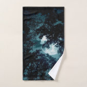 Mooie maan gloeit door bomen bad handdoek (Handdoek)