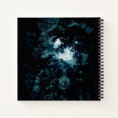Mooie maan gloeit door bomen notitieboek (Achterkant)