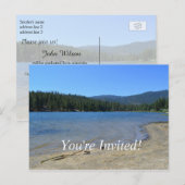 mooie meer, blauwe hemel, met bomen afgestudeerde  uitnodiging briefkaart (Voorkant / Achterkant)